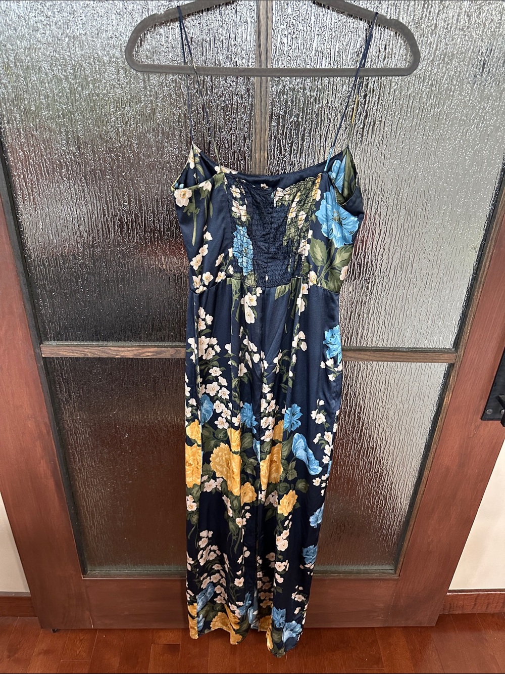 Reformation Navy Frankie Silk Dress
Navy Floral Slip Maxi Dress Sz 4. - Picture 12 of 14